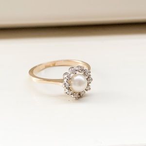 Vintage gold, pearl, & diamond ring